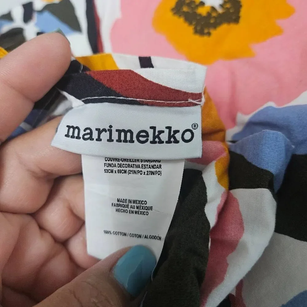 Marimekko comforter with 1 standar sham